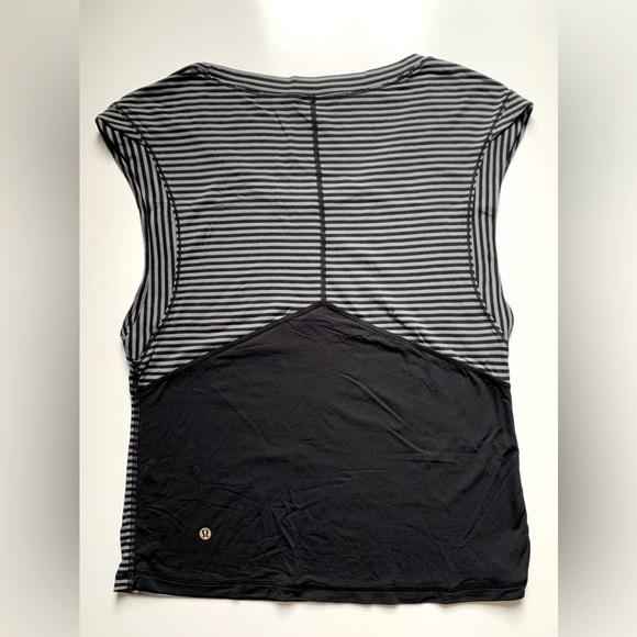 Lululemon Get Sweat Tee - Picture 2 of 5